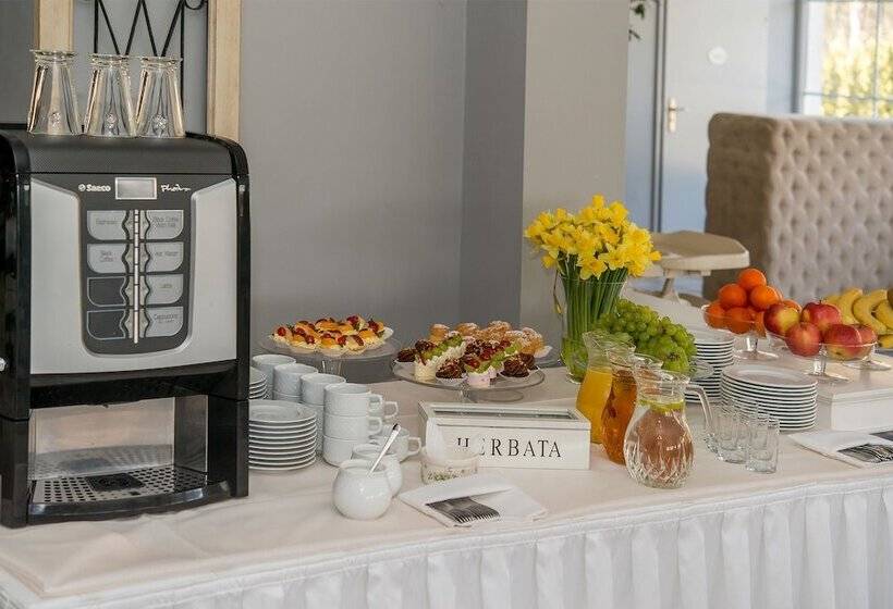 בית מלון כפרי Riviera Resort Airport Modlin