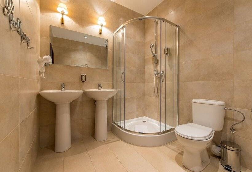 בית מלון כפרי Riviera Resort Airport Modlin