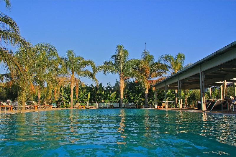 בית מלון כפרי Zoe Seaside Resort