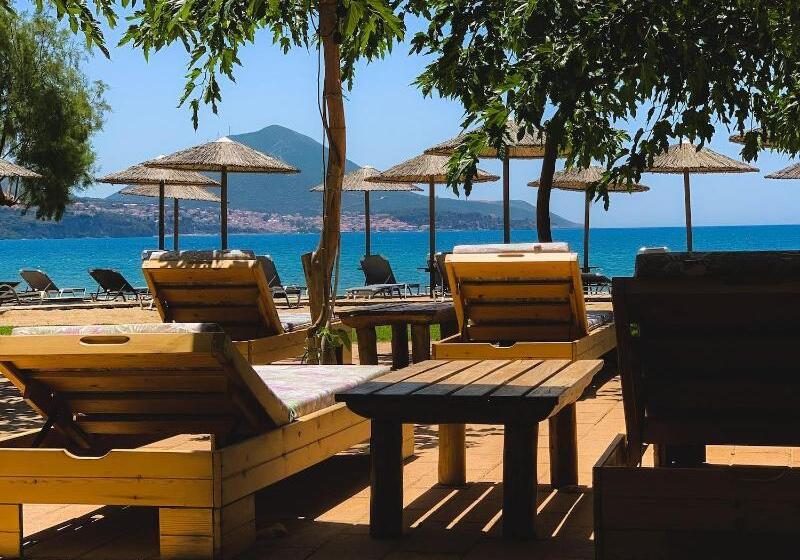 בית מלון כפרי Zoe Seaside Resort