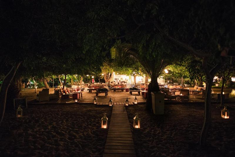 בית מלון כפרי Zoe Seaside Resort