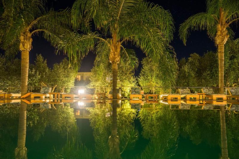 בית מלון כפרי Zoe Seaside Resort