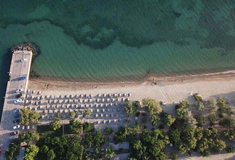 בית מלון כפרי Zoe Seaside Resort