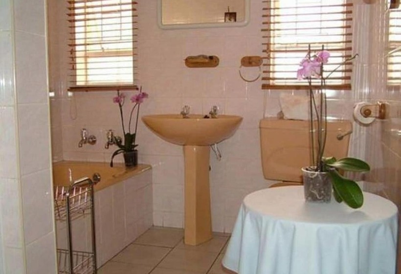 פנסיון Bay Tree Guest House