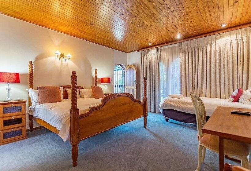 פנסיון Bay Tree Guest House