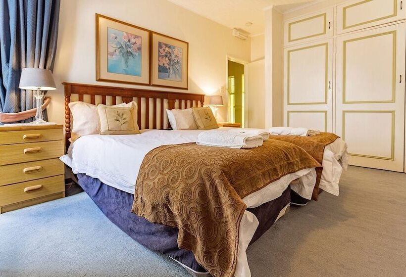 פנסיון Bay Tree Guest House