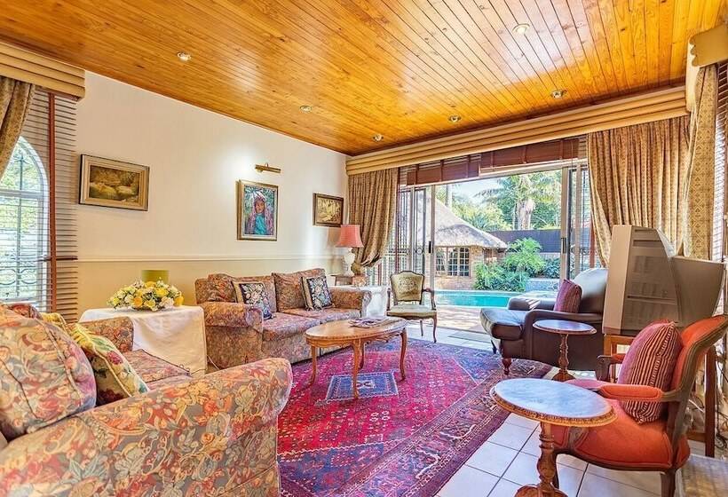 פנסיון Bay Tree Guest House