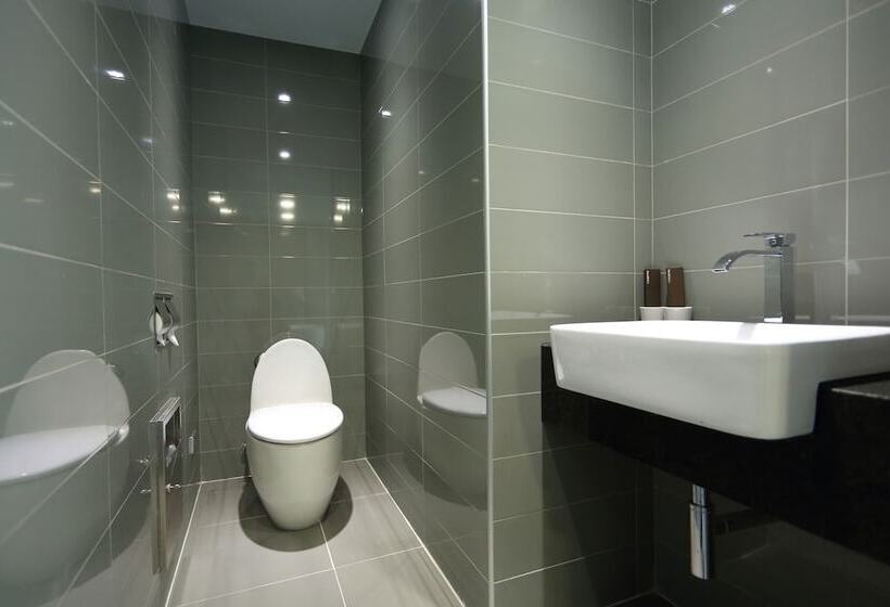 پانسیون The Fantasy Apartment