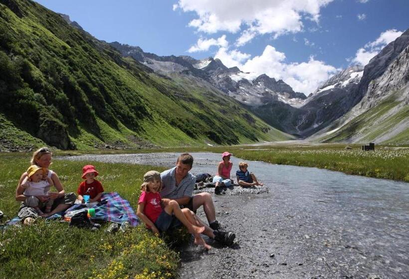 Pradas Resort Brigels