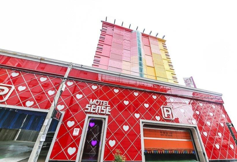 Sense Motel