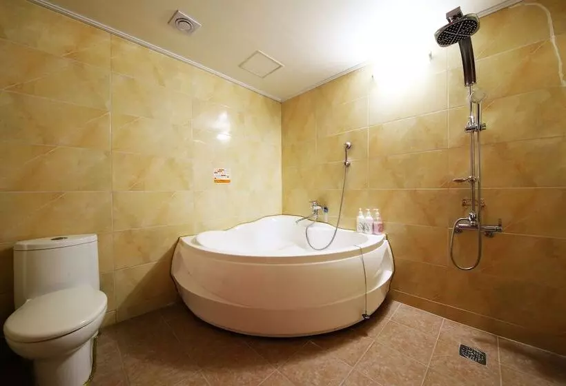 Sense Motel