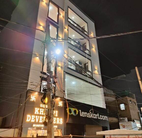 מלון כמוסות Madhav Residency