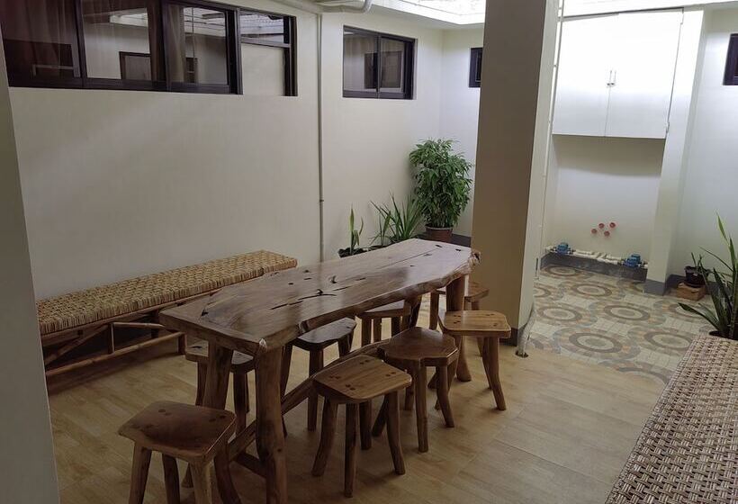 Hotel Mansion 8 Residences