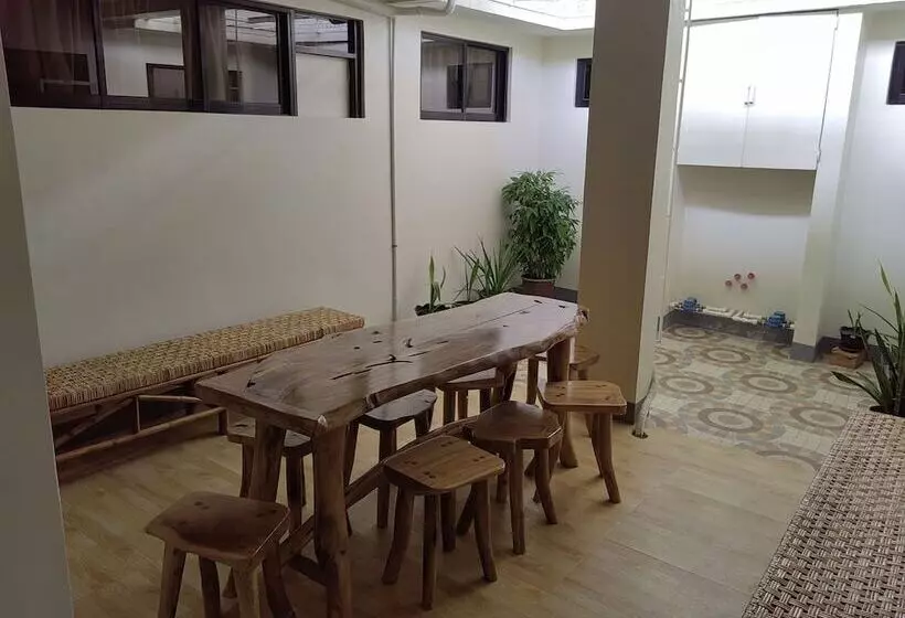 هتل Mansion 8 Residences