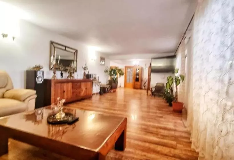 ペンション Casa Otilia   Tuzla