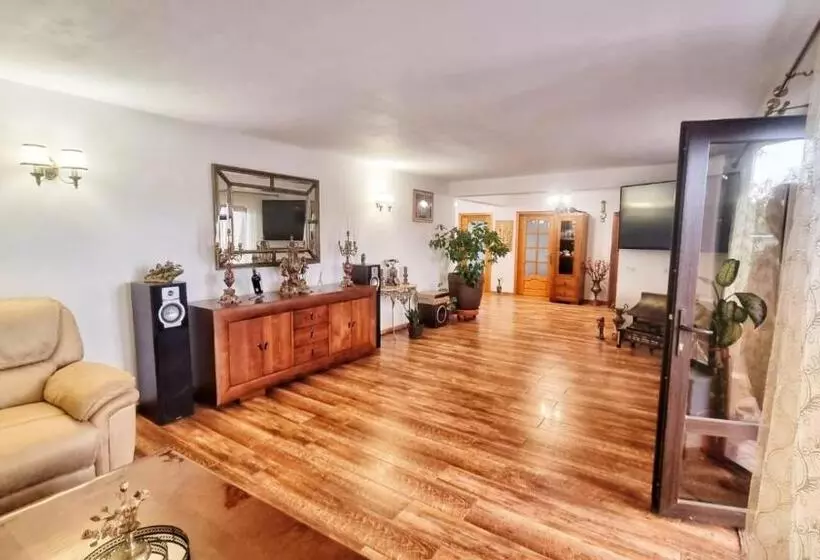 ペンション Casa Otilia   Tuzla