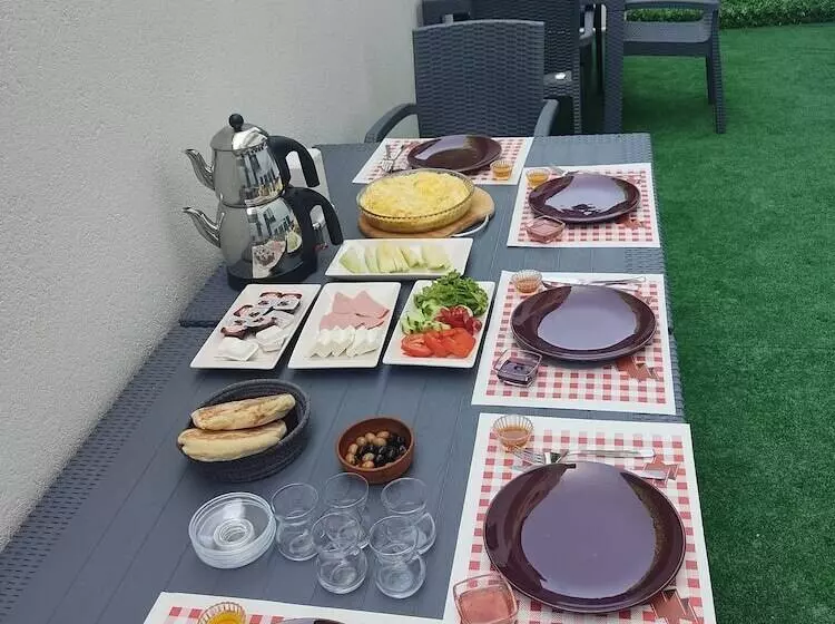 Istanbul Airport Family Suites