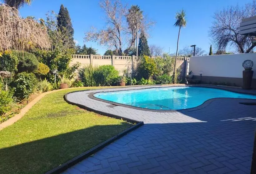 ペンション Masechaba Guesthouse