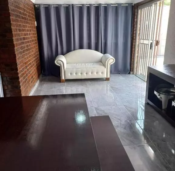 ペンション Masechaba Guesthouse