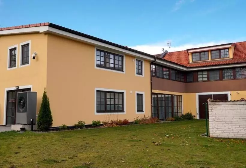 Majatalo Penzion V Podzámčí Třeboň