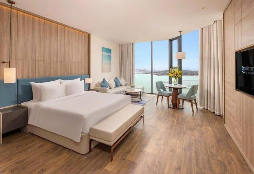 Alacarte Rosabella Nguyen