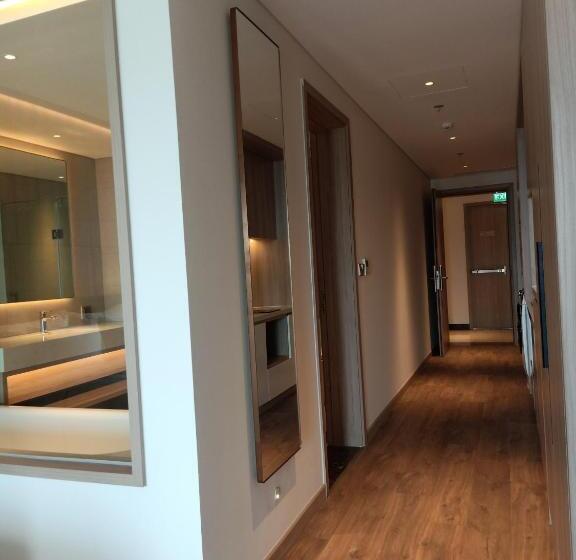 Alacarte Rosabella Nguyen