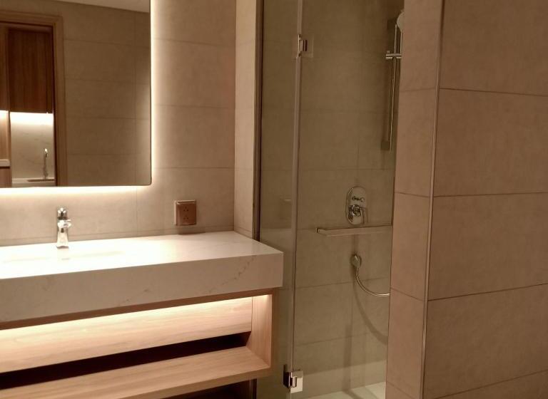 Alacarte Rosabella Nguyen