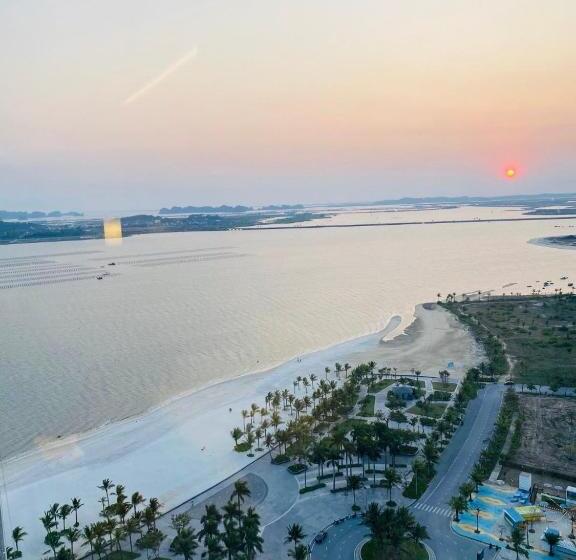 Alacarte Rosabella Nguyen