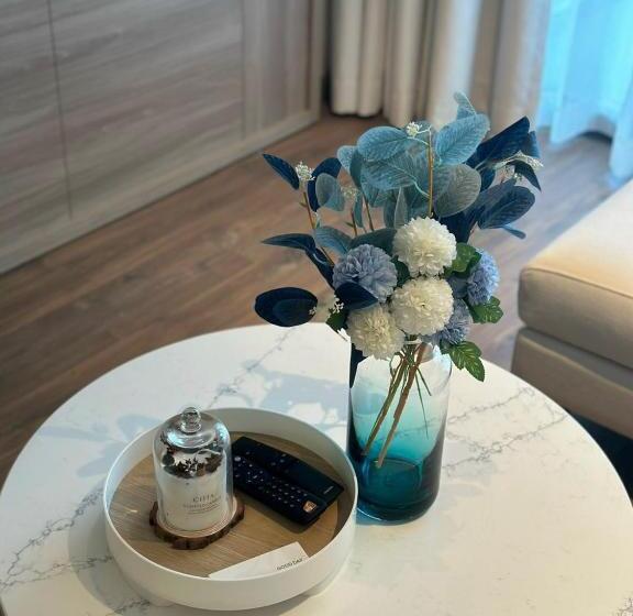 Alacarte Rosabella Nguyen