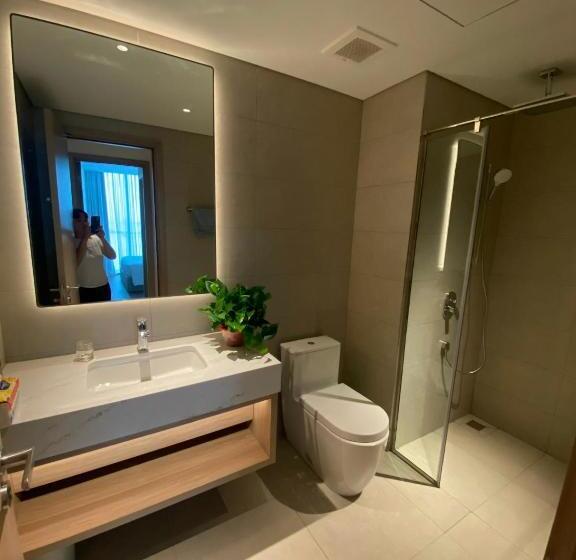 Alacarte Rosabella Nguyen