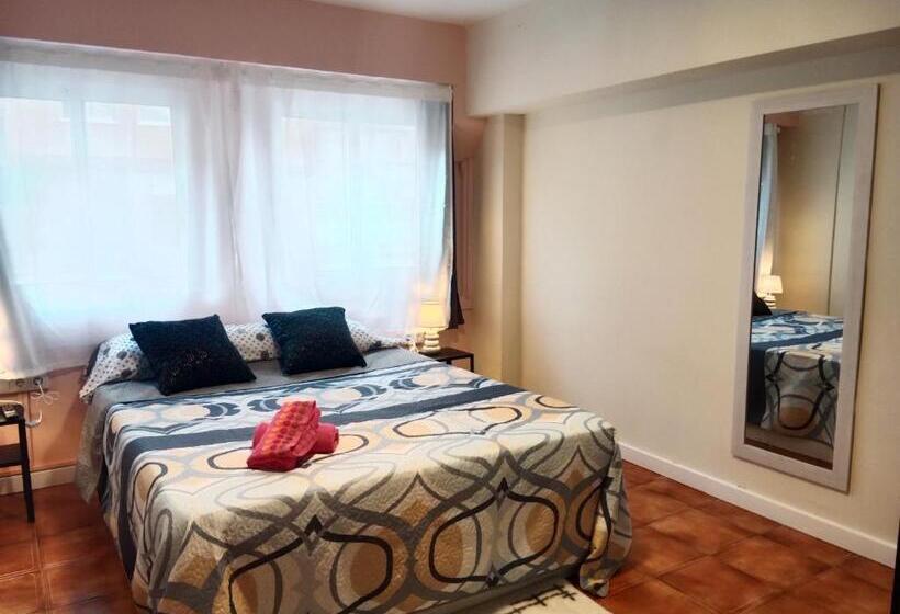 تختخواب و صبحانه Amroom Santander