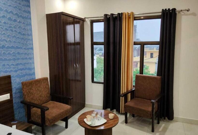 هتل Mayur Palace Two