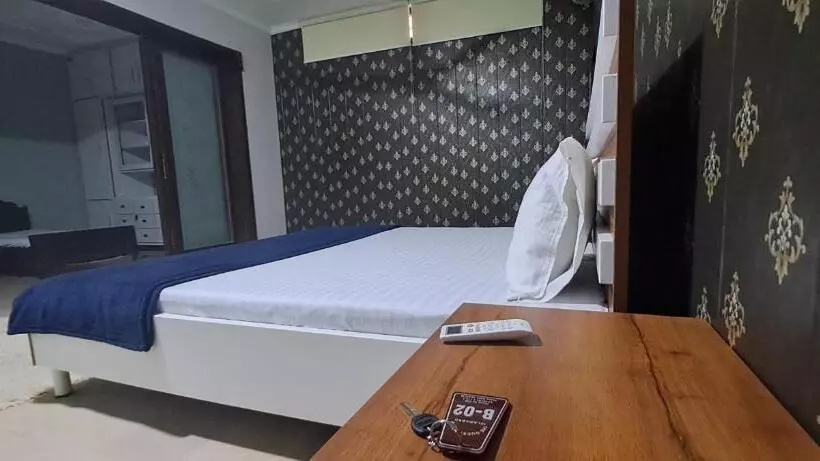 پانسیون 26 Number Bus Stop Guest House