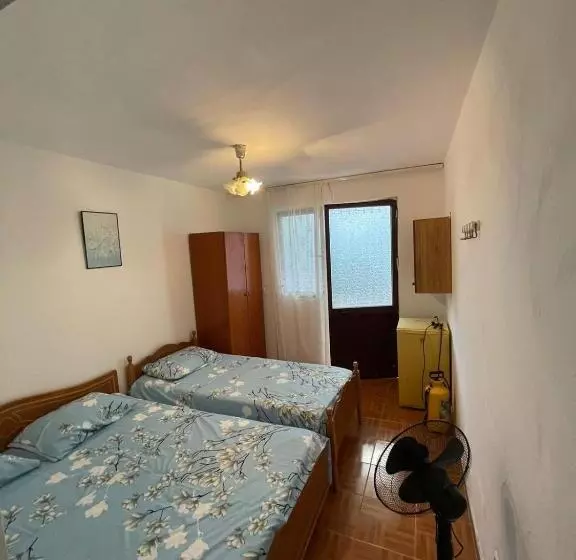 ペンション Nana S Rooms