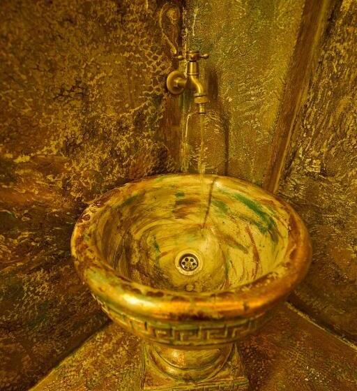 پانسیون Sianisia