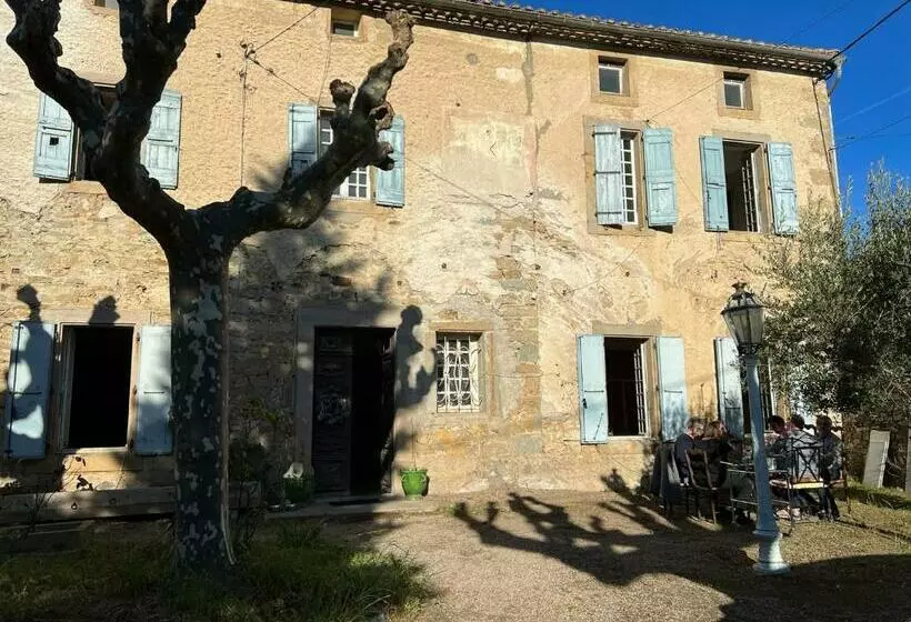 Aamiaismajoitus (B&B) Les 3 Platanes