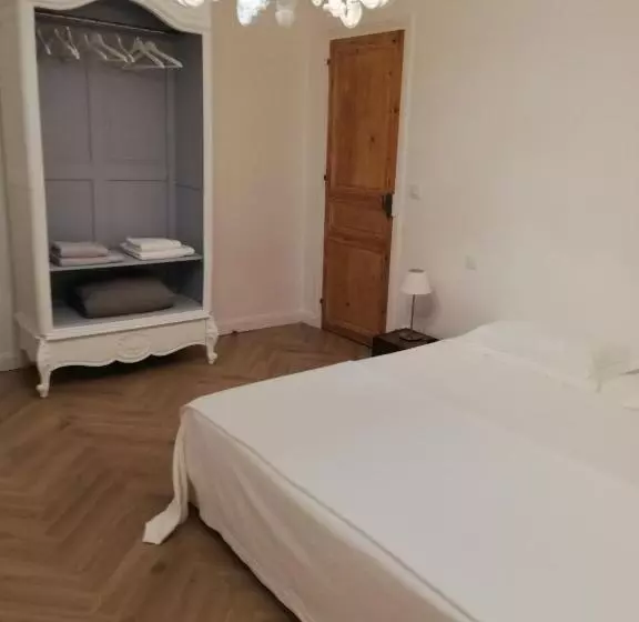 Aamiaismajoitus (B&B) Les 3 Platanes