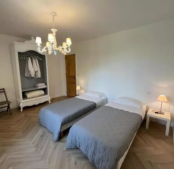 Aamiaismajoitus (B&B) Les 3 Platanes