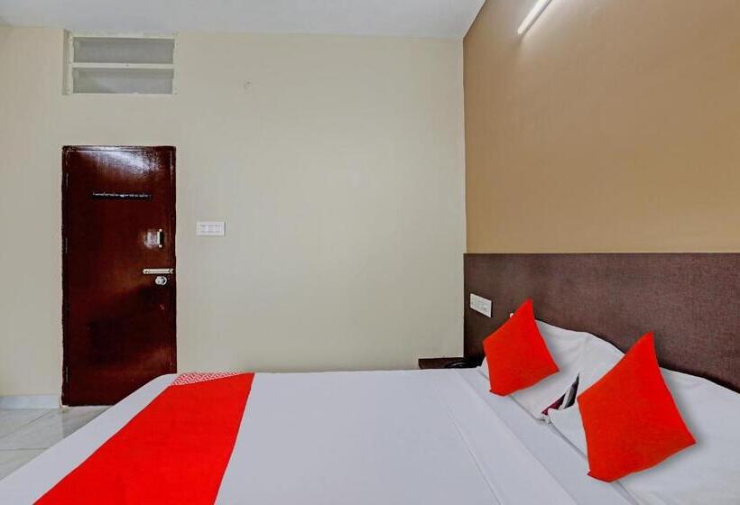 ホテル Oyo Flagship Srk Palace