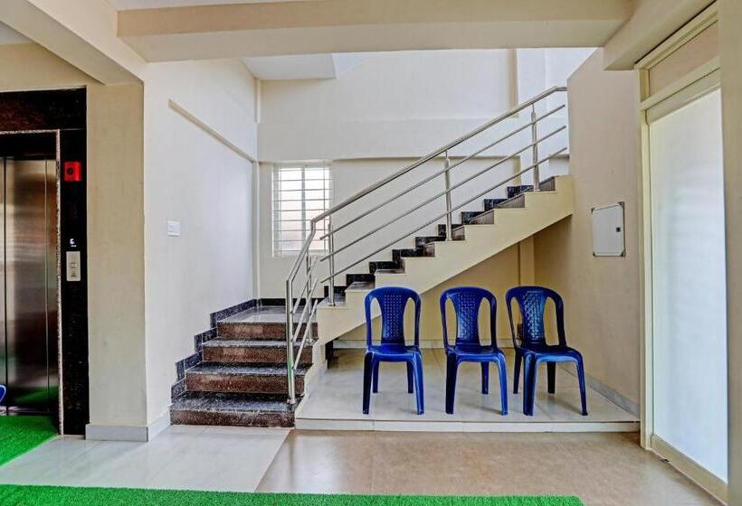 ホテル Oyo Flagship Srk Palace