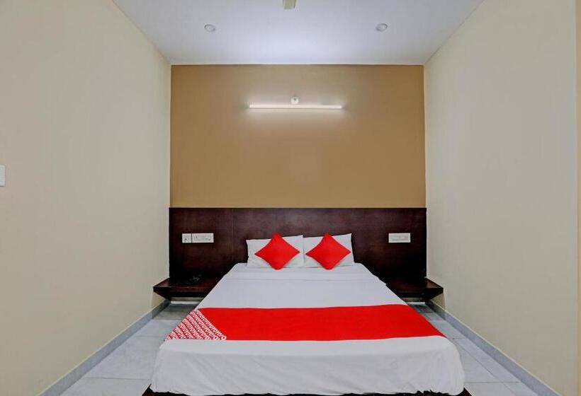 ホテル Oyo Flagship Srk Palace