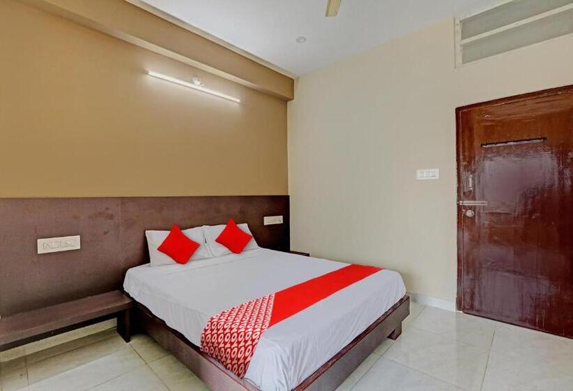 ホテル Oyo Flagship Srk Palace