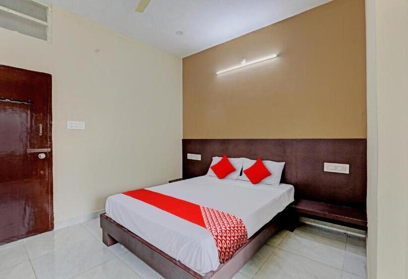 ホテル Oyo Flagship Srk Palace