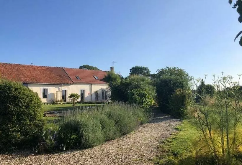 ペンション Guestroom Bouges Le Château, 1 Pièce, 2 Personnes Fr 1 591 523