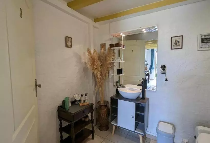 ペンション Guestroom Bouges Le Château, 1 Pièce, 2 Personnes Fr 1 591 523