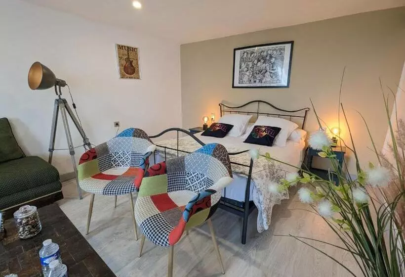 ペンション Guestroom Bouges Le Château, 1 Pièce, 2 Personnes Fr 1 591 523
