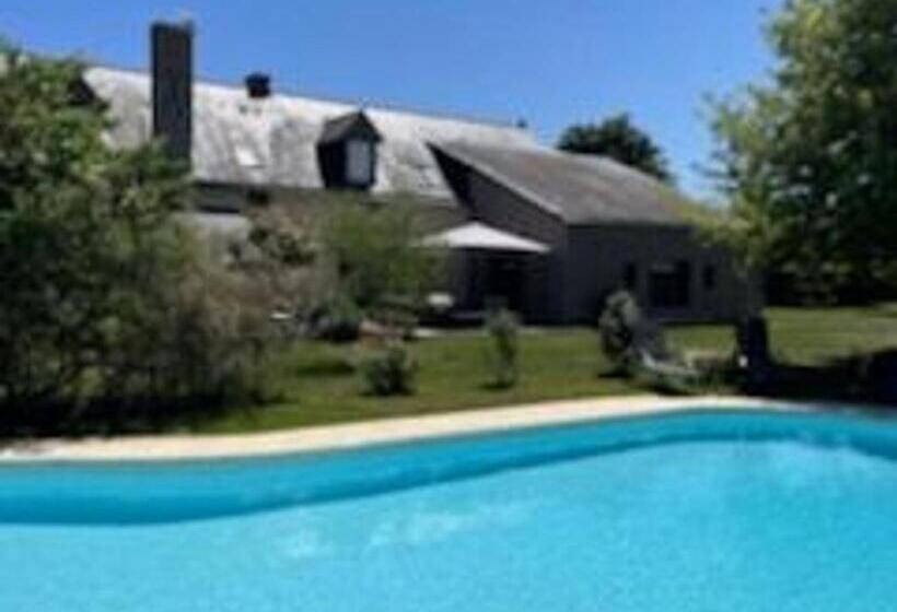 بنسيون Charmantes Chambres D Hôtes Avec Piscine Et Coin Cuisine Près De L Abbaye De Solesmes Fr 1 410 404