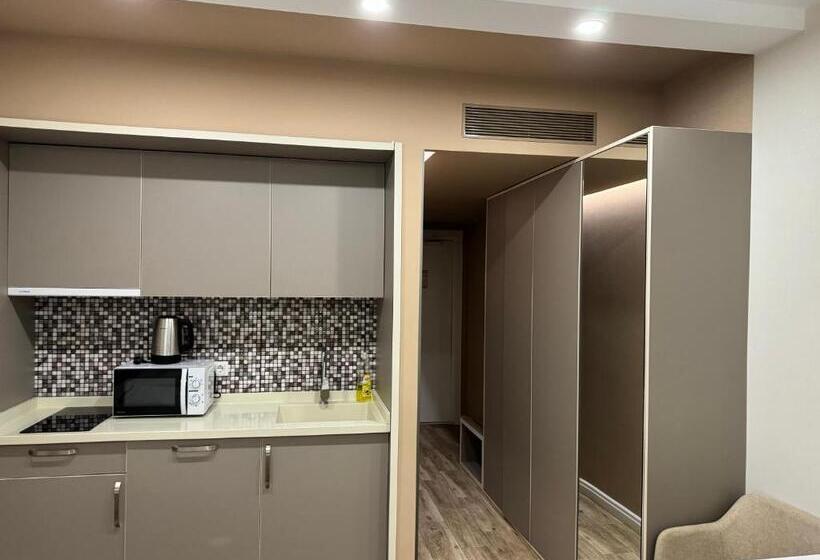 Alliance Palace Courtyard By Marriott