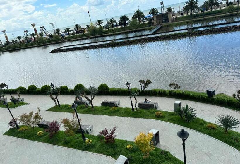 Alliance Palace Courtyard By Marriott