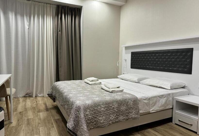 Alliance Palace Courtyard By Marriott